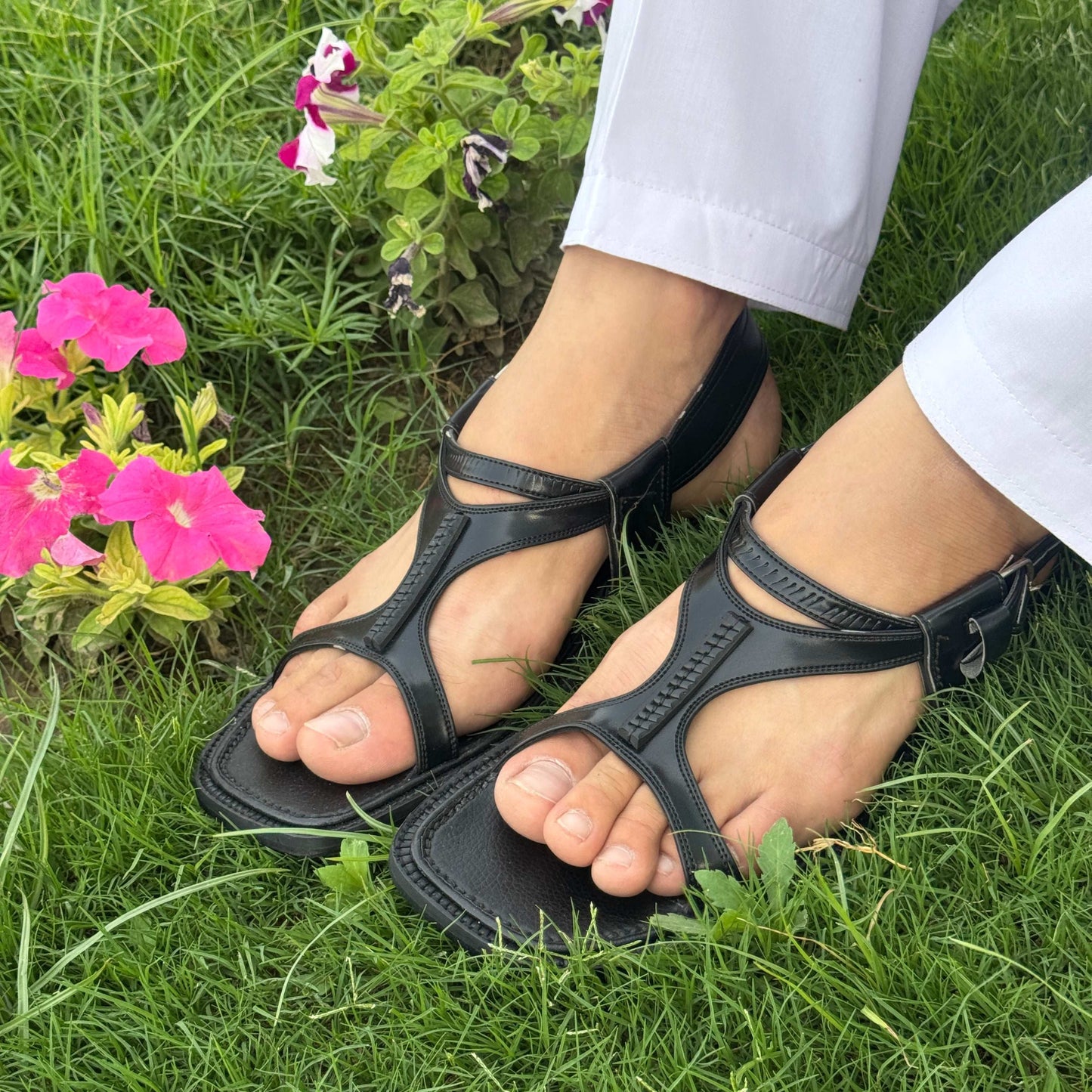Elegant Black Pajandar Chappal