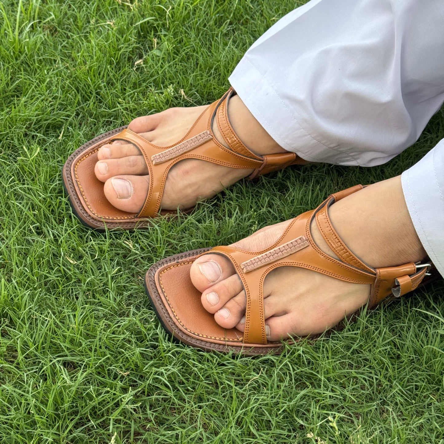Handcrafted Traditional Panjedar Chappal