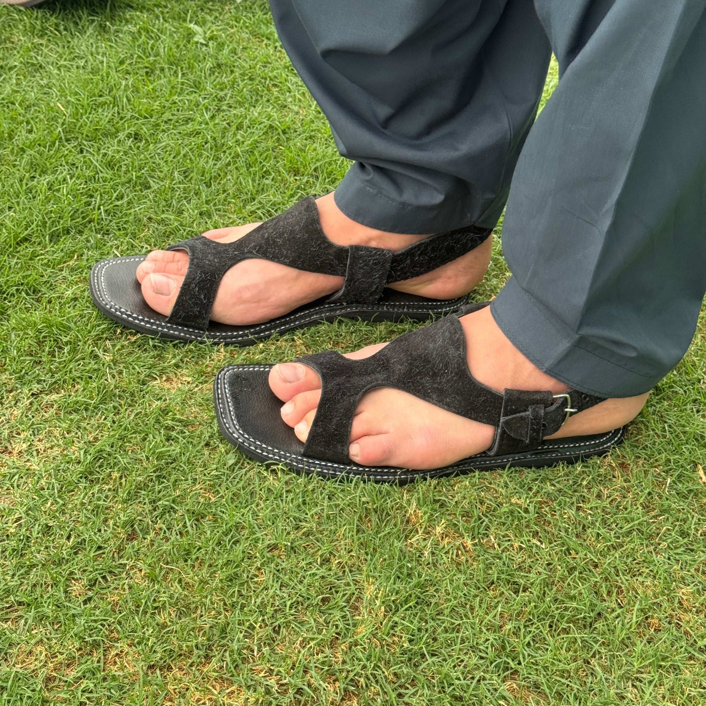 Sabar Elegant Black Panjedar Chappal