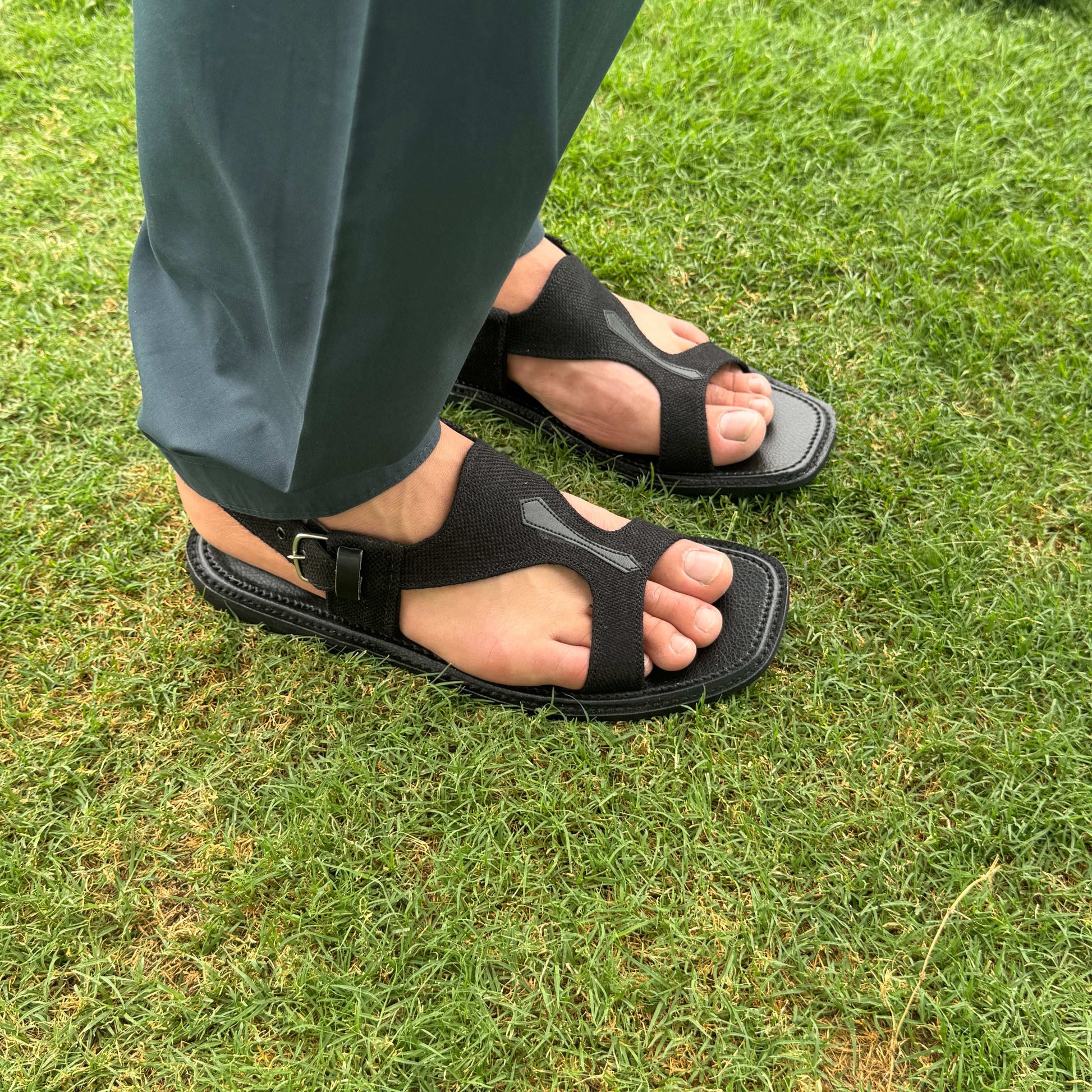 Black Premium Handmade Panjedar Chappal